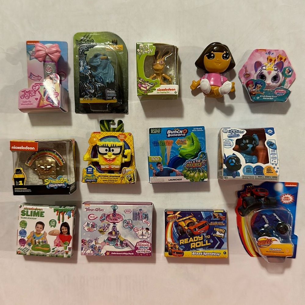 •MINI BRANDS• 13 Piece Lot From the 2024 Advent Calendar